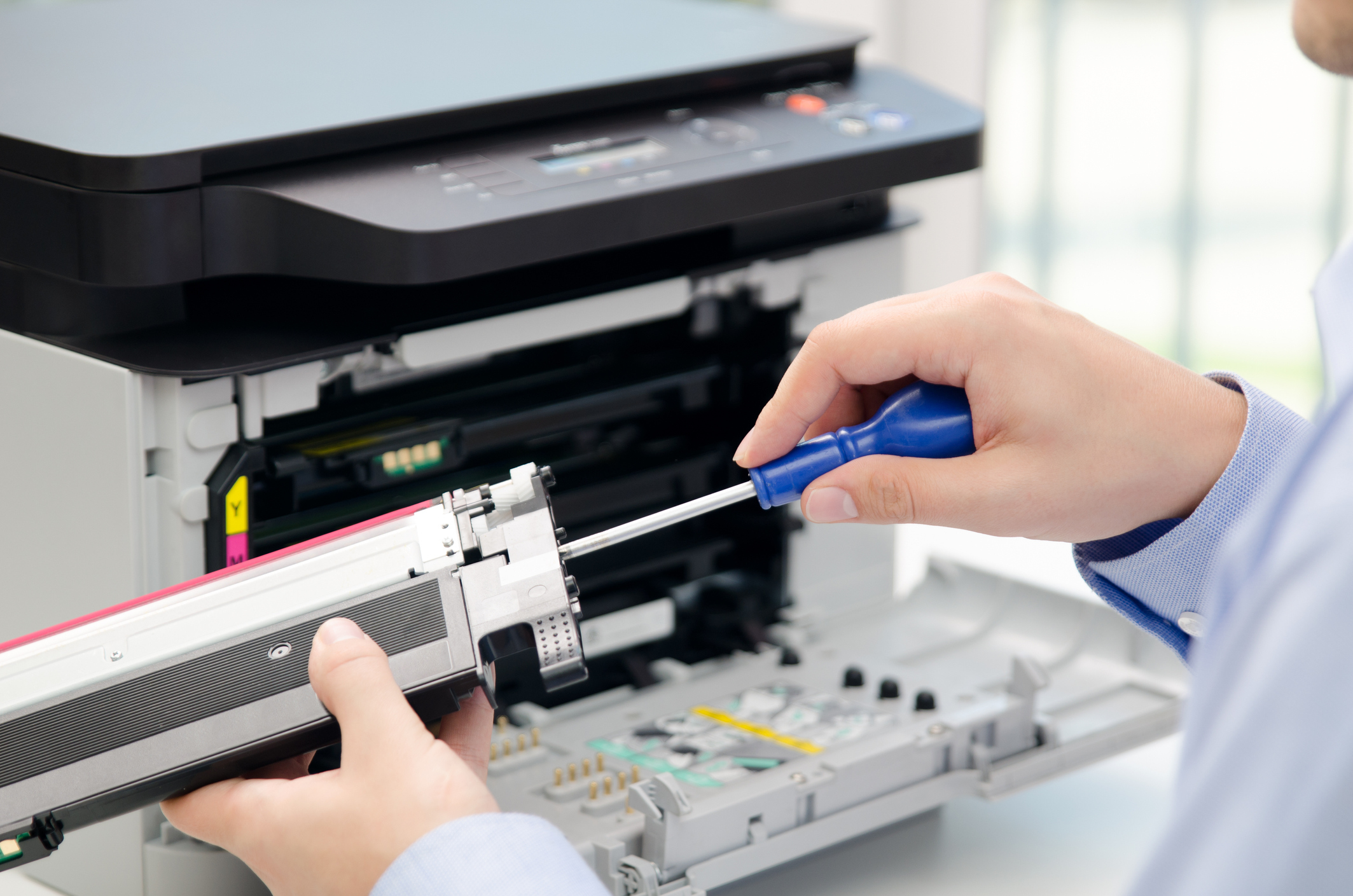 In-House vs. Outsourced Printer Maintenance: What You Need To Know